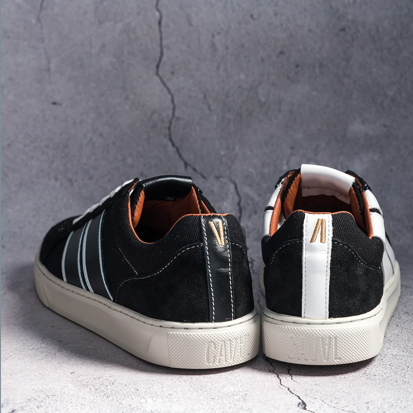 Black Track - Image 6